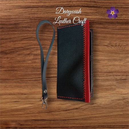 کیف موبایل چرم طبیعی  دست دوز با قاب محافظ  و بند